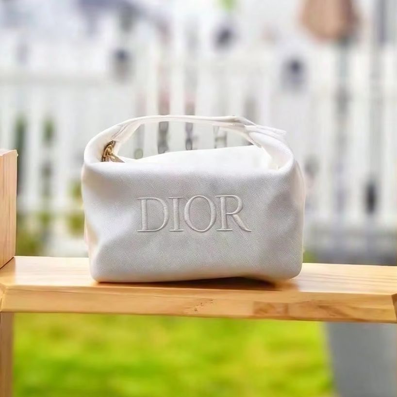 Dior’s Bag Elegant White Canva - Beauty Makeup Dior 评论和价格