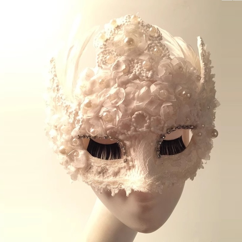 Beauty Makeup Ball White Feath - Beauty Halloween Makeup 评论和价格
