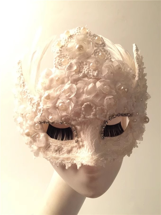 Beauty Makeup Ball White Feath - Beauty Halloween Makeup 评论和价格