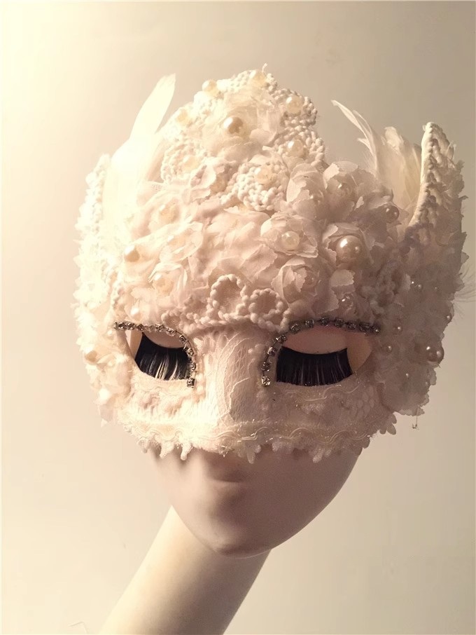 Beauty Makeup Ball White Feath - Beauty Halloween Makeup 评论和价格