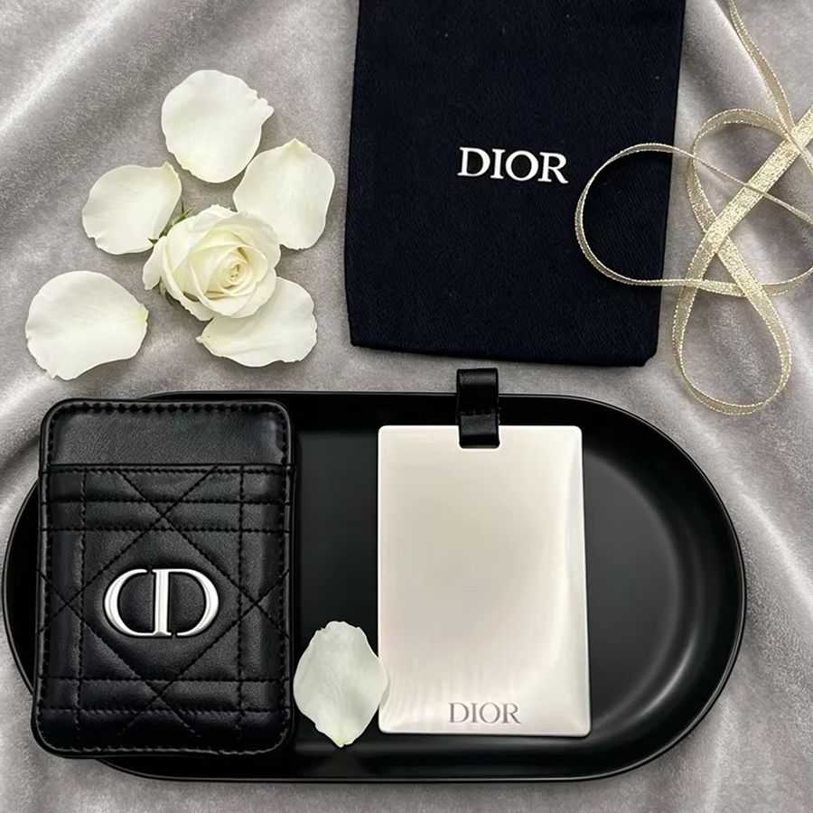 Dior Dior’s Bag Multi-function - Beauty Makeup Dior 评论和价格